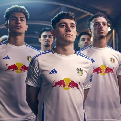 Camiseta local de Leeds United 2024-25