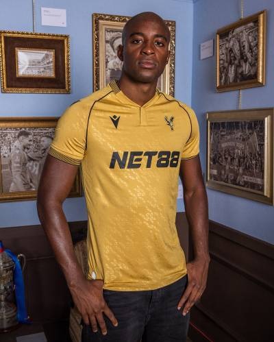 Camiseta visitante de Crystal Palace 2025-26