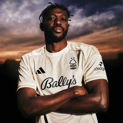 Camiseta visitante de Nottingham Forest 2025-26