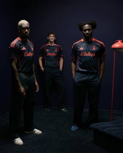 Tercera camiseta de Nottingham Forest 2025-26