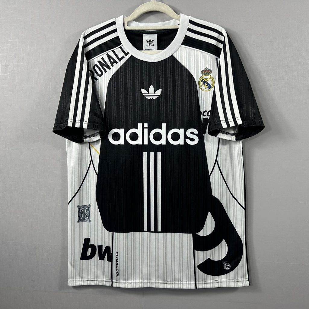 Camiseta Negra Real Madrid 2026-2027 Edicion Retro versión fan