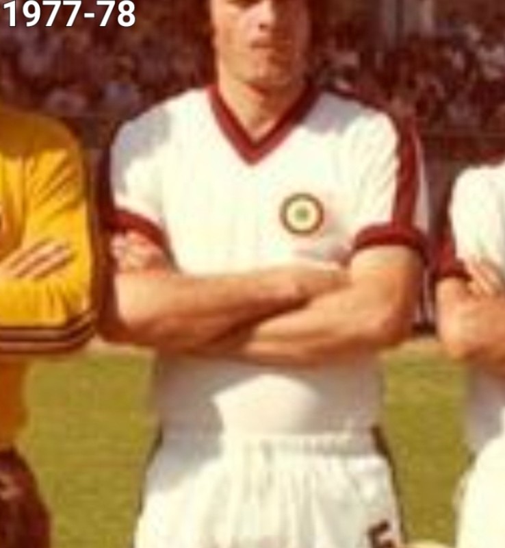 Segunda equipación de AC Milan 77-78