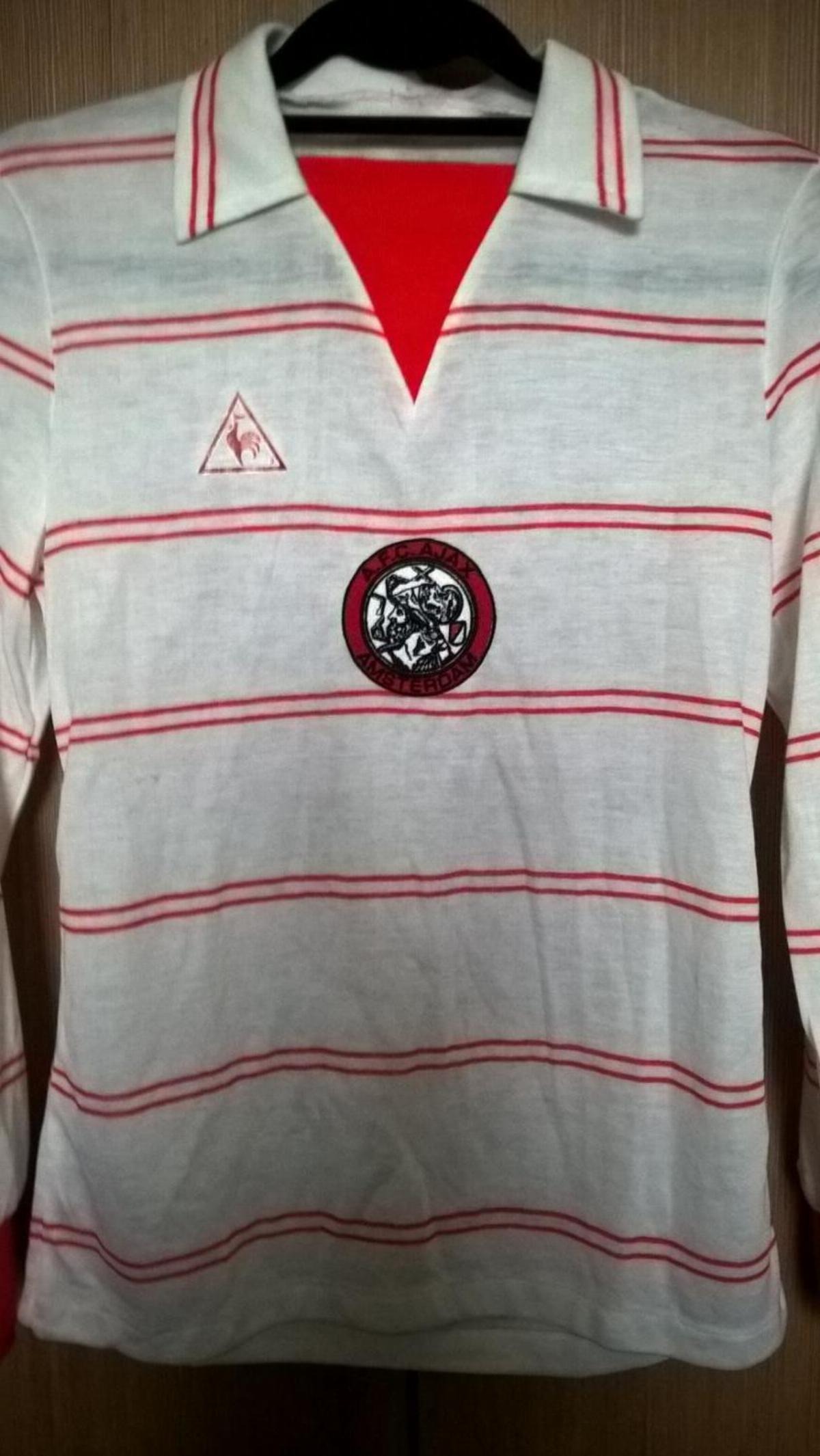 Segunda equipación de Ajax Amsterdam 81-82