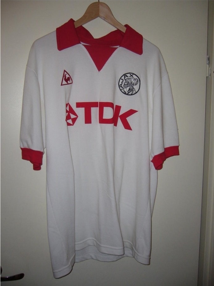 Segunda equipación de Ajax Amsterdam 82-83