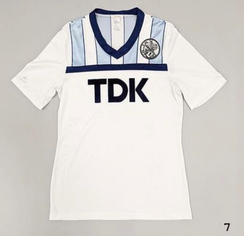 Equipación especial de Ajax Amsterdam 84-85