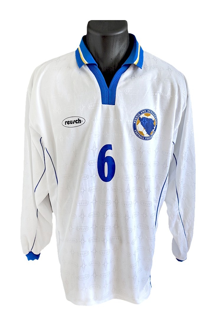 Segunda equipación de Bosnia and Herzegovina 2001