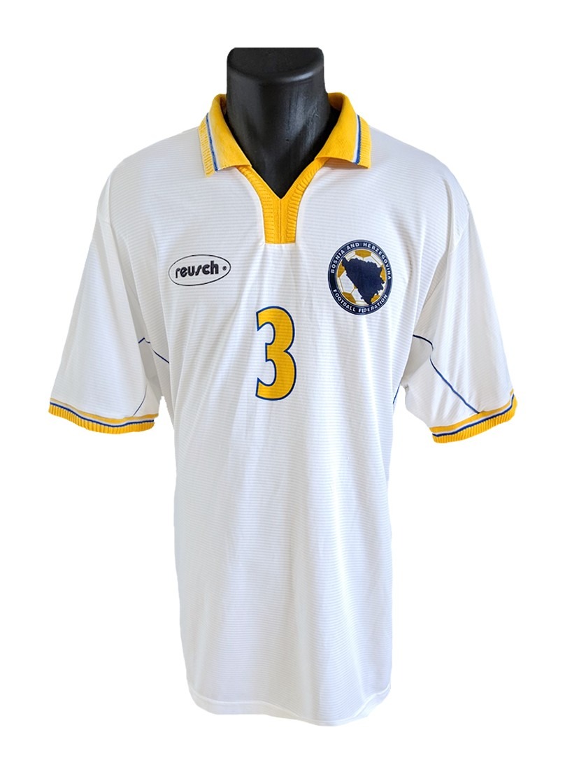 Tercera equipación de Bosnia and Herzegovina 2001