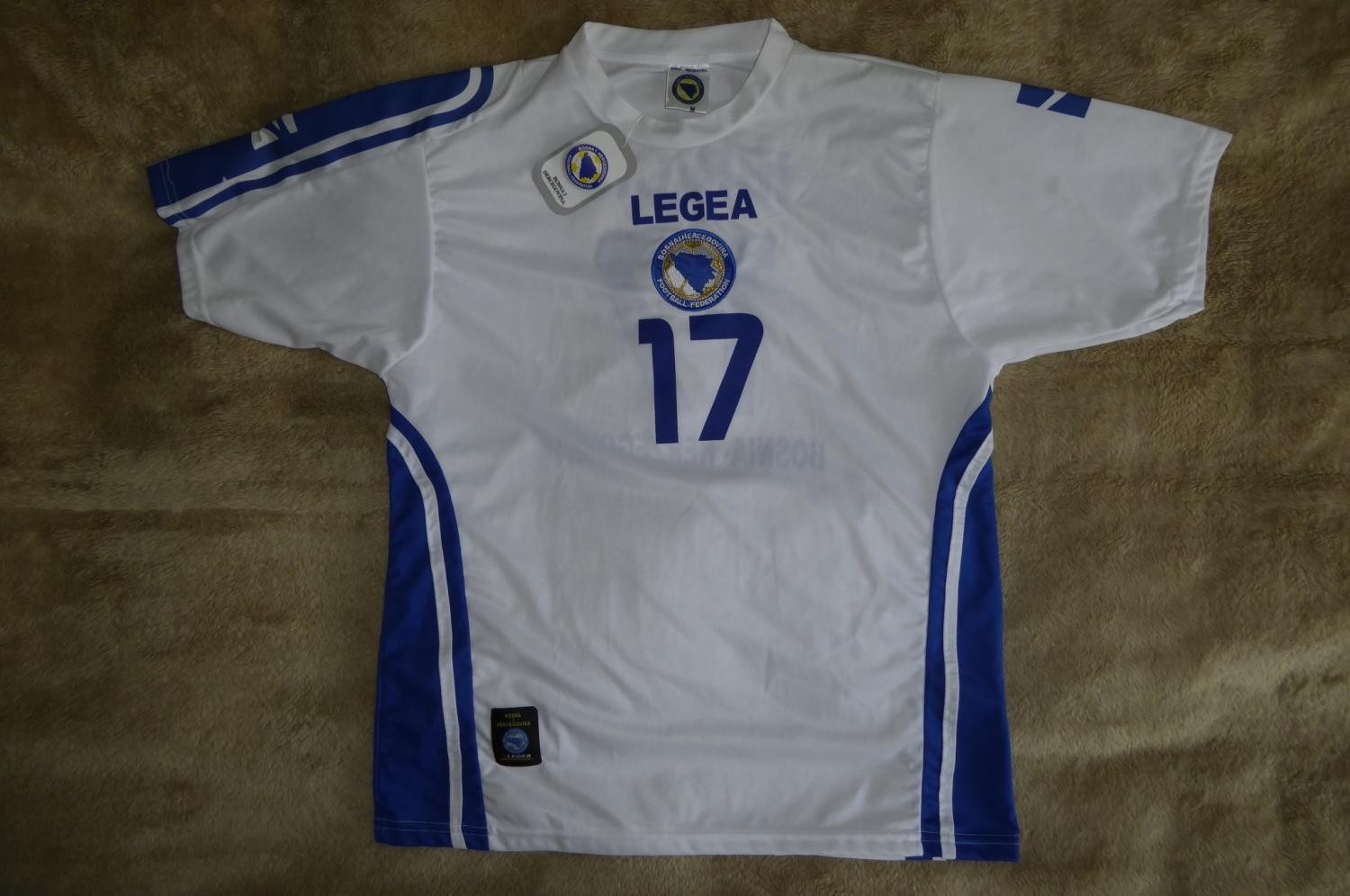 Segunda equipación de Bosnia and Herzegovina 2009