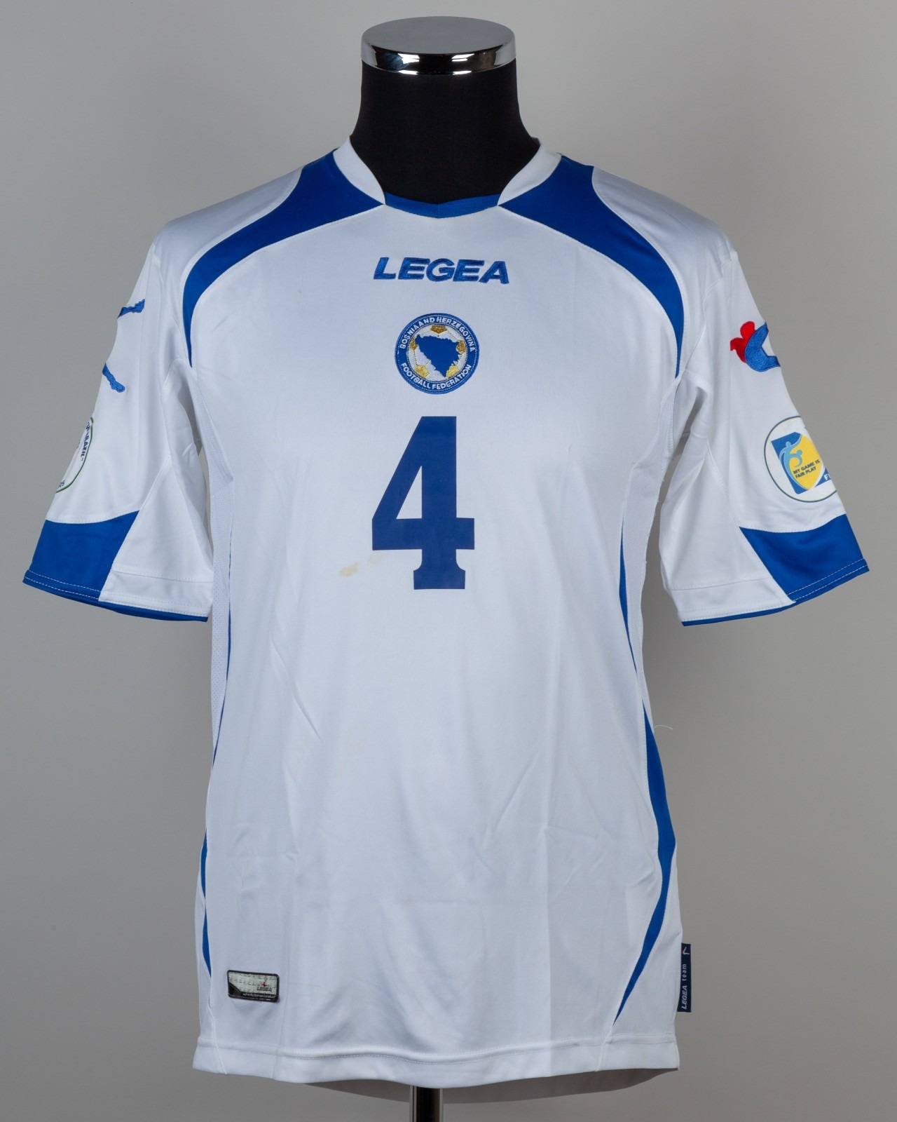 Segunda equipación de Bosnia and Herzegovina 2013