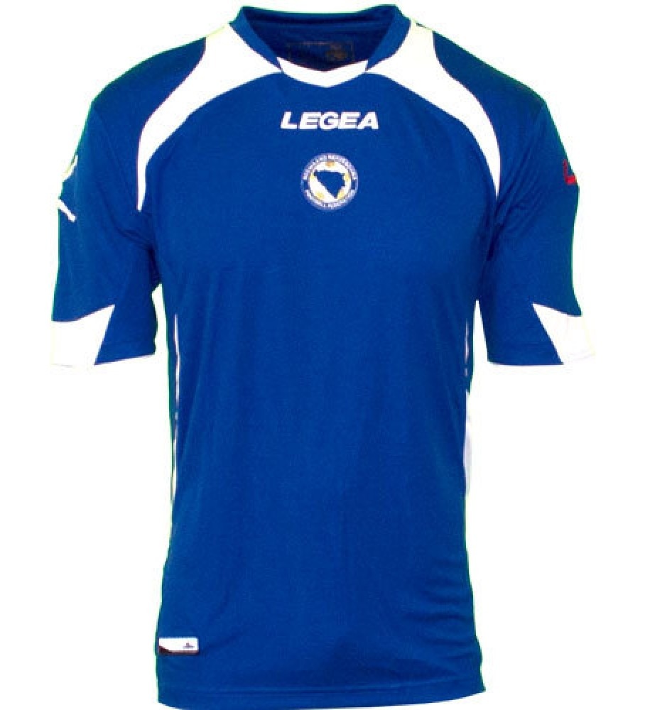Primera equipación de Bosnia and Herzegovina 2013