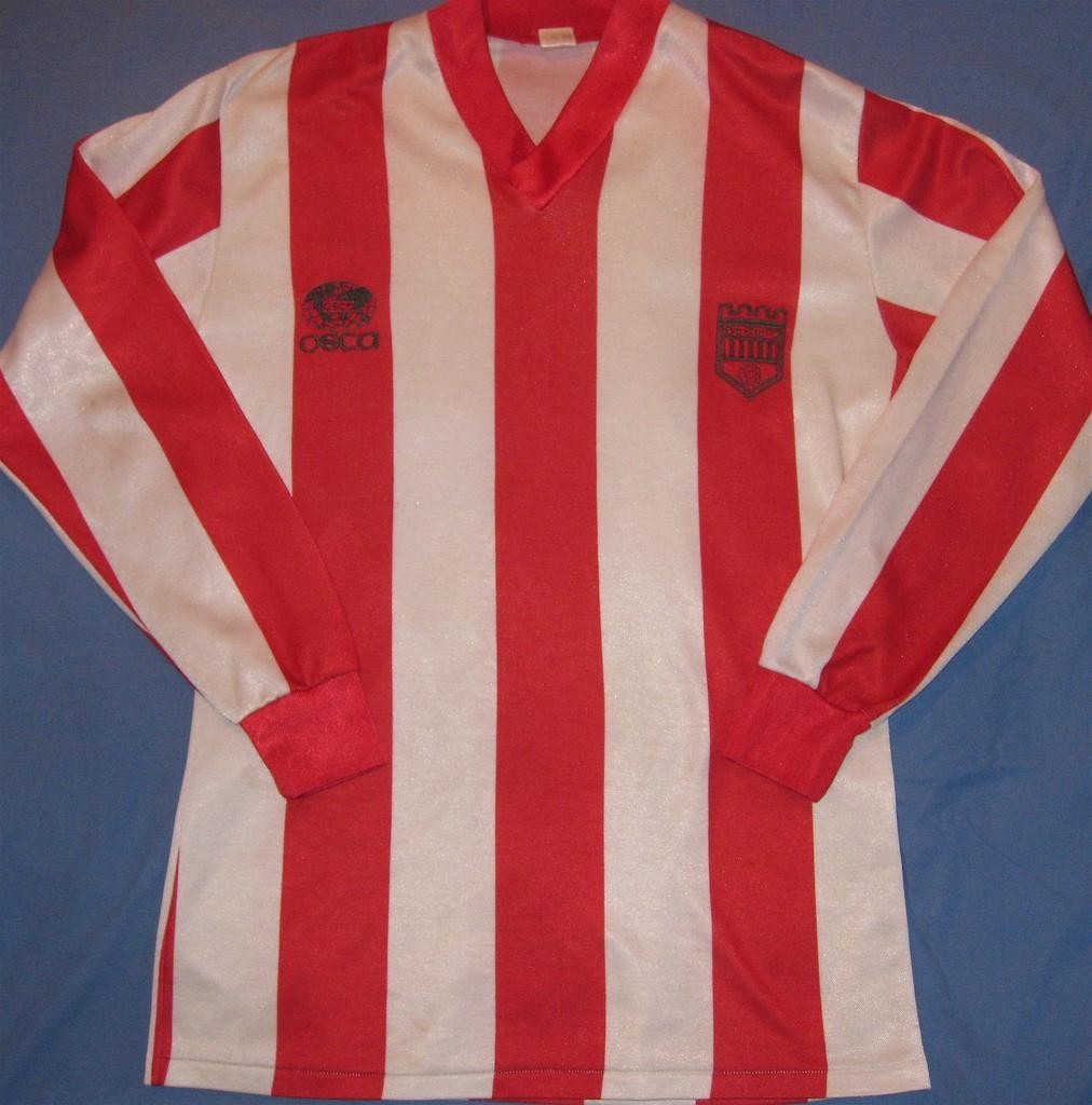 Primera equipación de Brentford FC 81-82