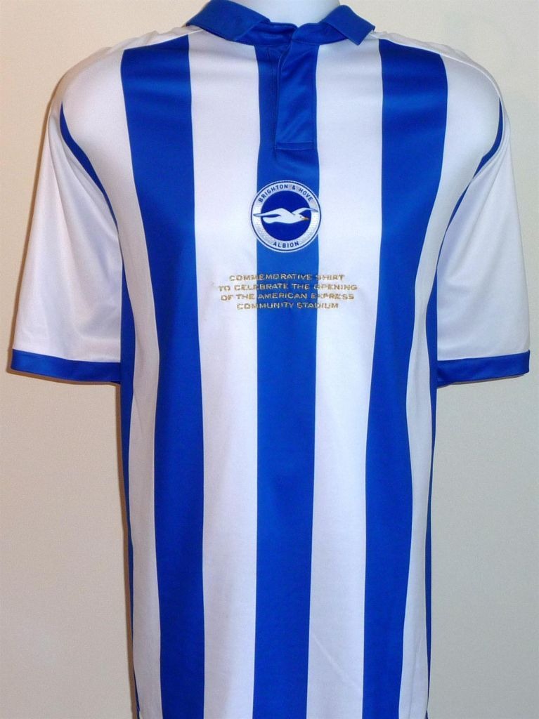 Commemorative de Brighton & Hove Albion 11-12
