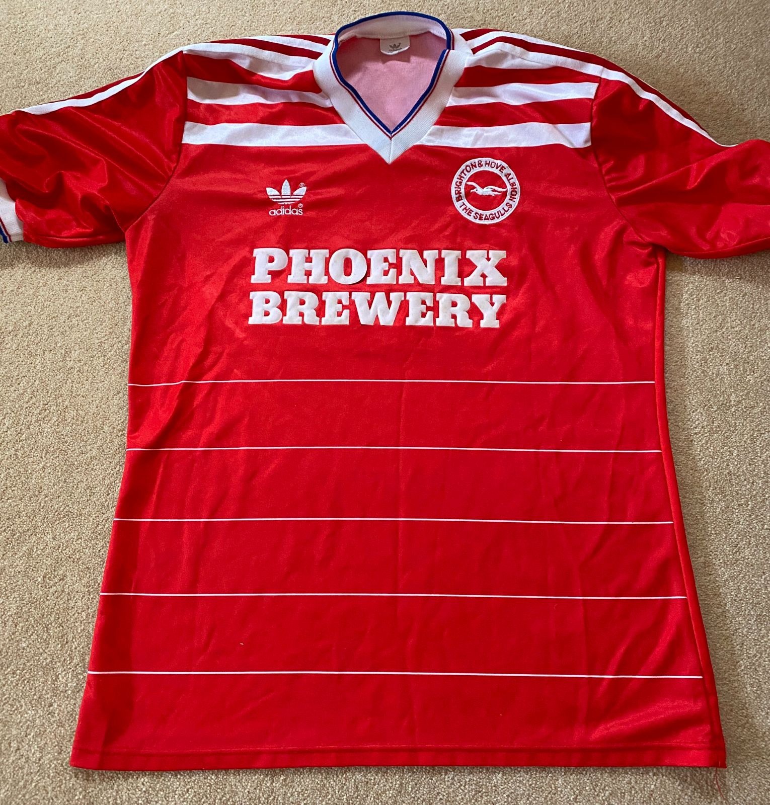 Segunda equipación de Brighton & Hove Albion 85-86
