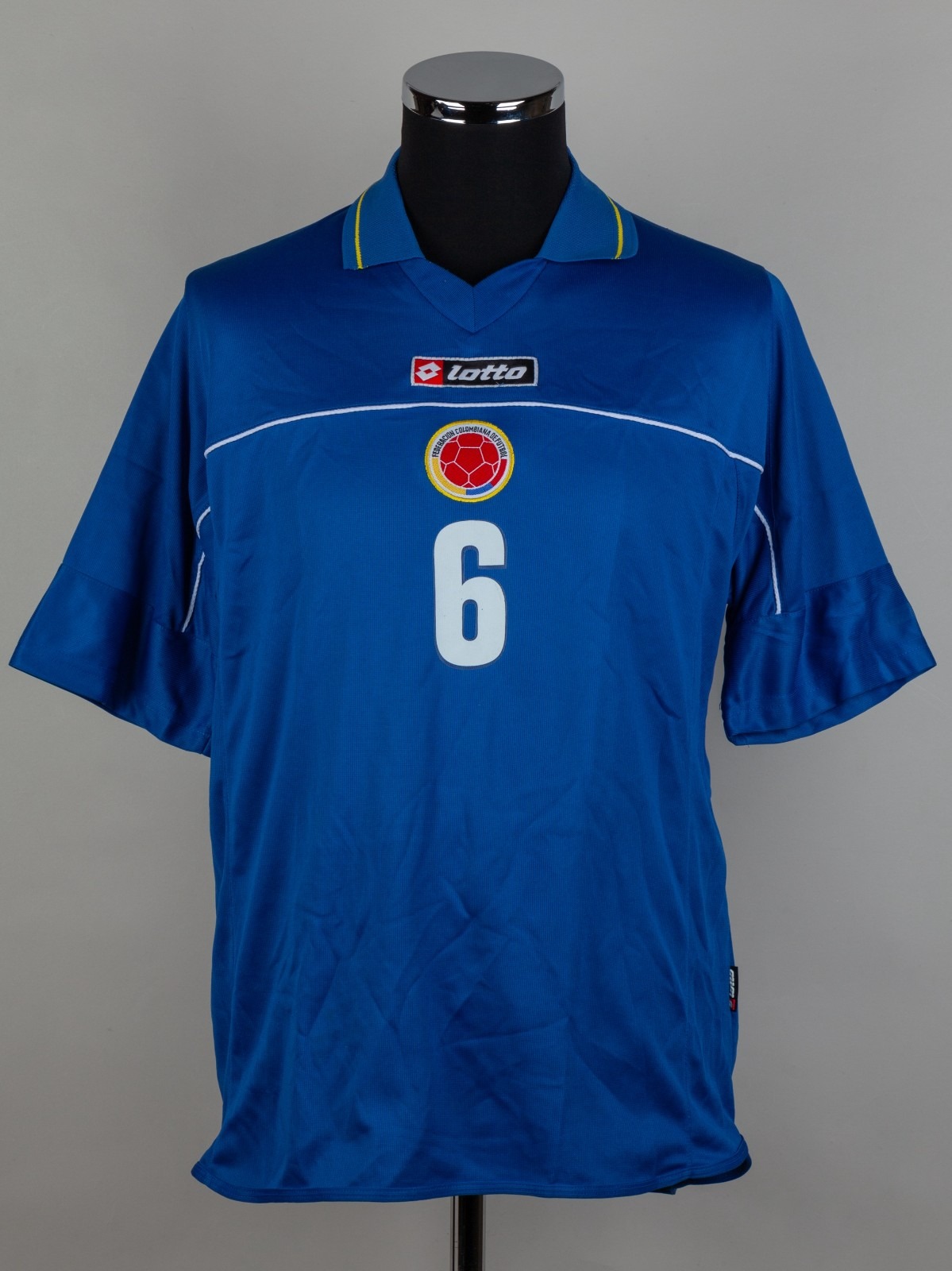 Segunda equipación de Colombia 2003