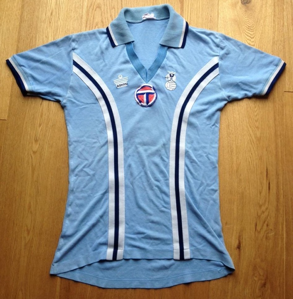 Primera equipación de Coventry City 80-81