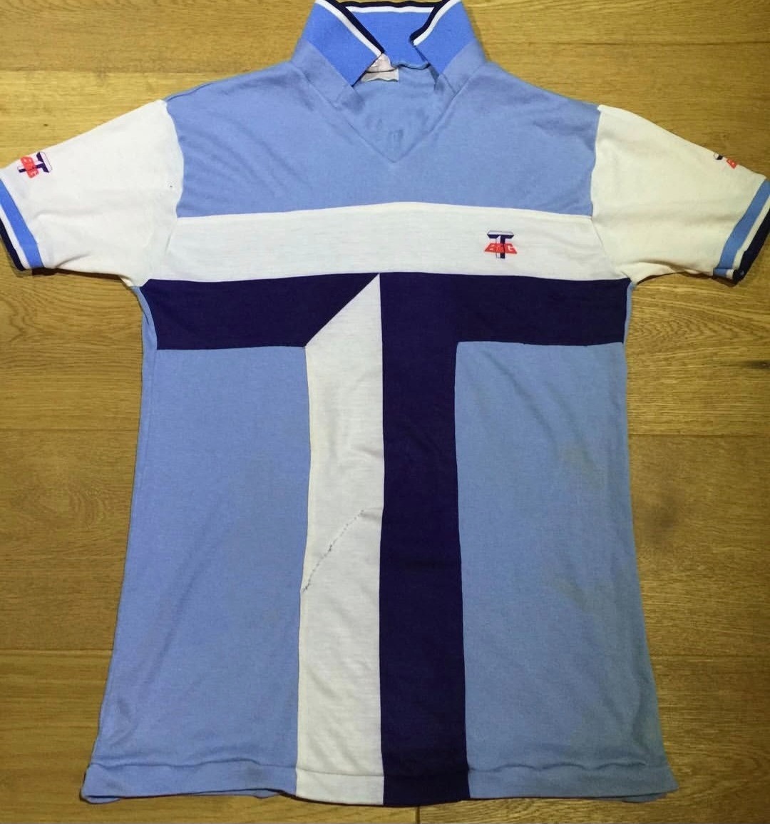 Primera equipación de Coventry City 81-82