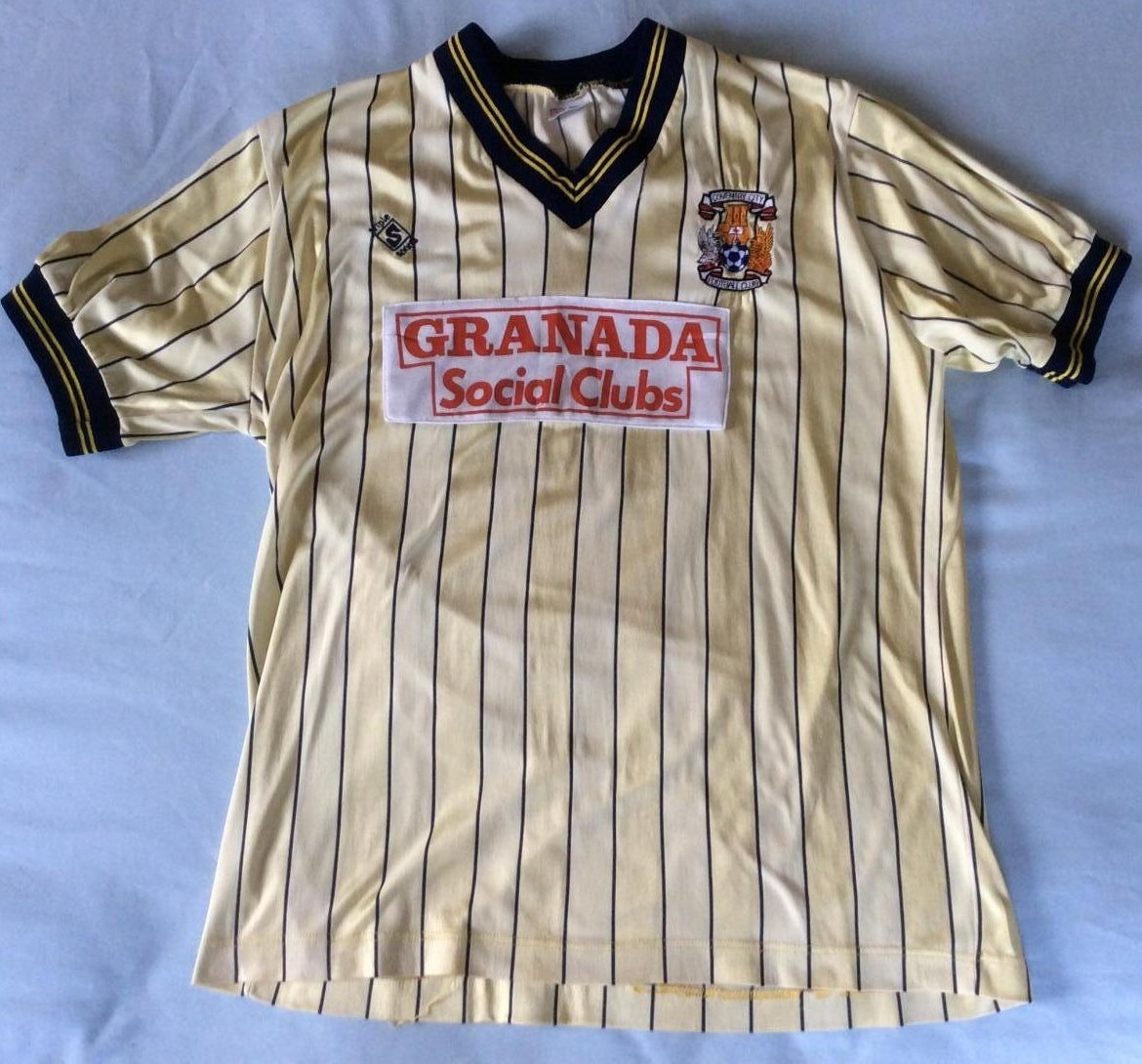 Segunda equipación de Coventry City 86-87