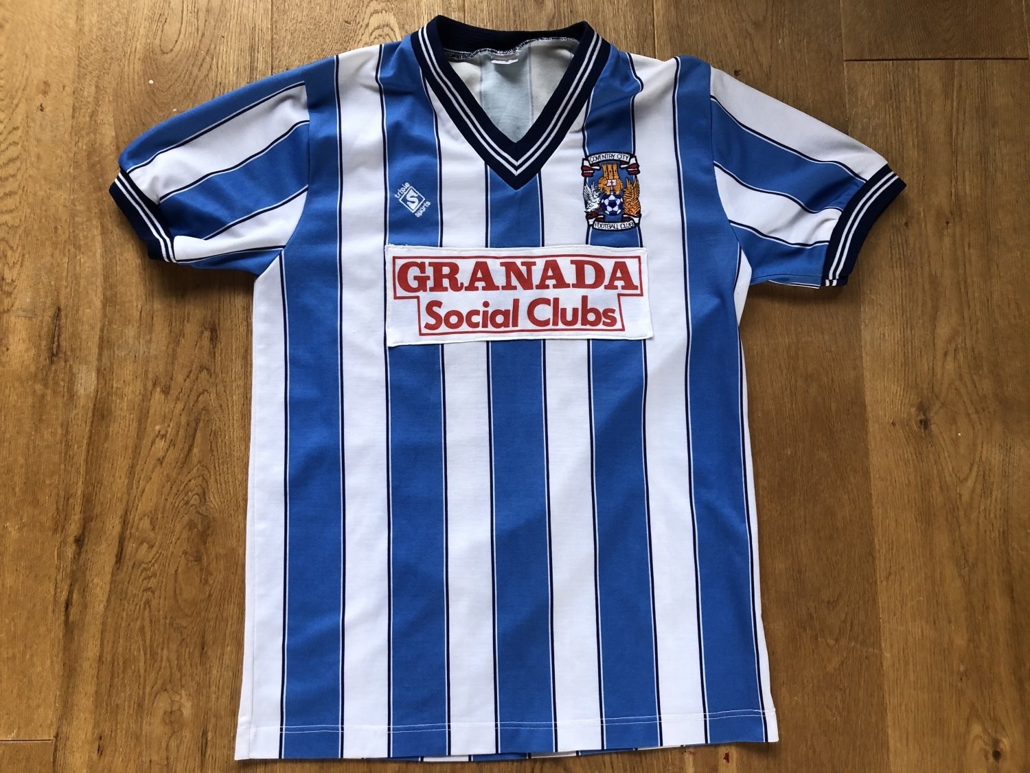 Primera equipación de Coventry City 86-87