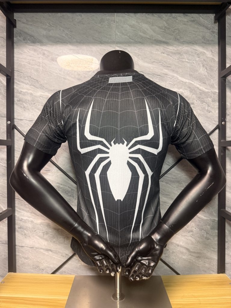 Camiseta Negra FC Barcelona X Spiderman 2026-2027 edición especial versión Jugador - Imagen 2