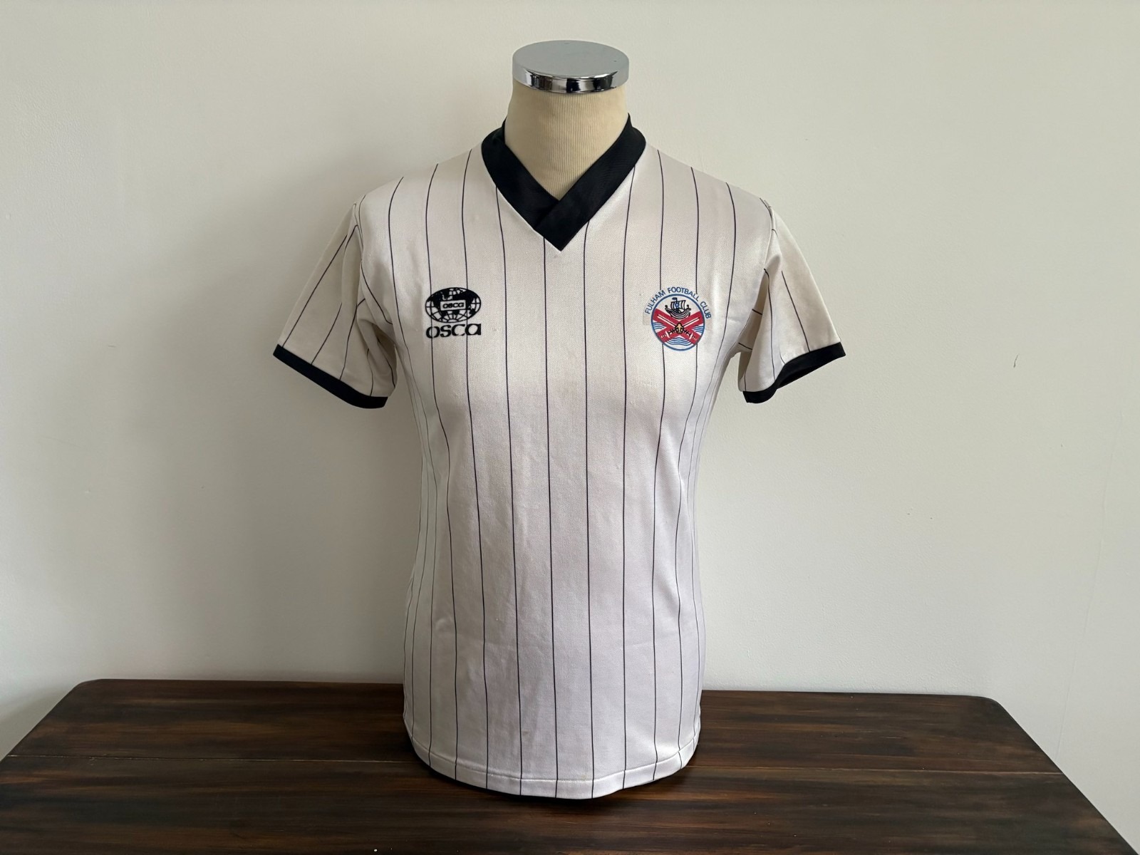 Primera equipación de Fulham FC 83-84