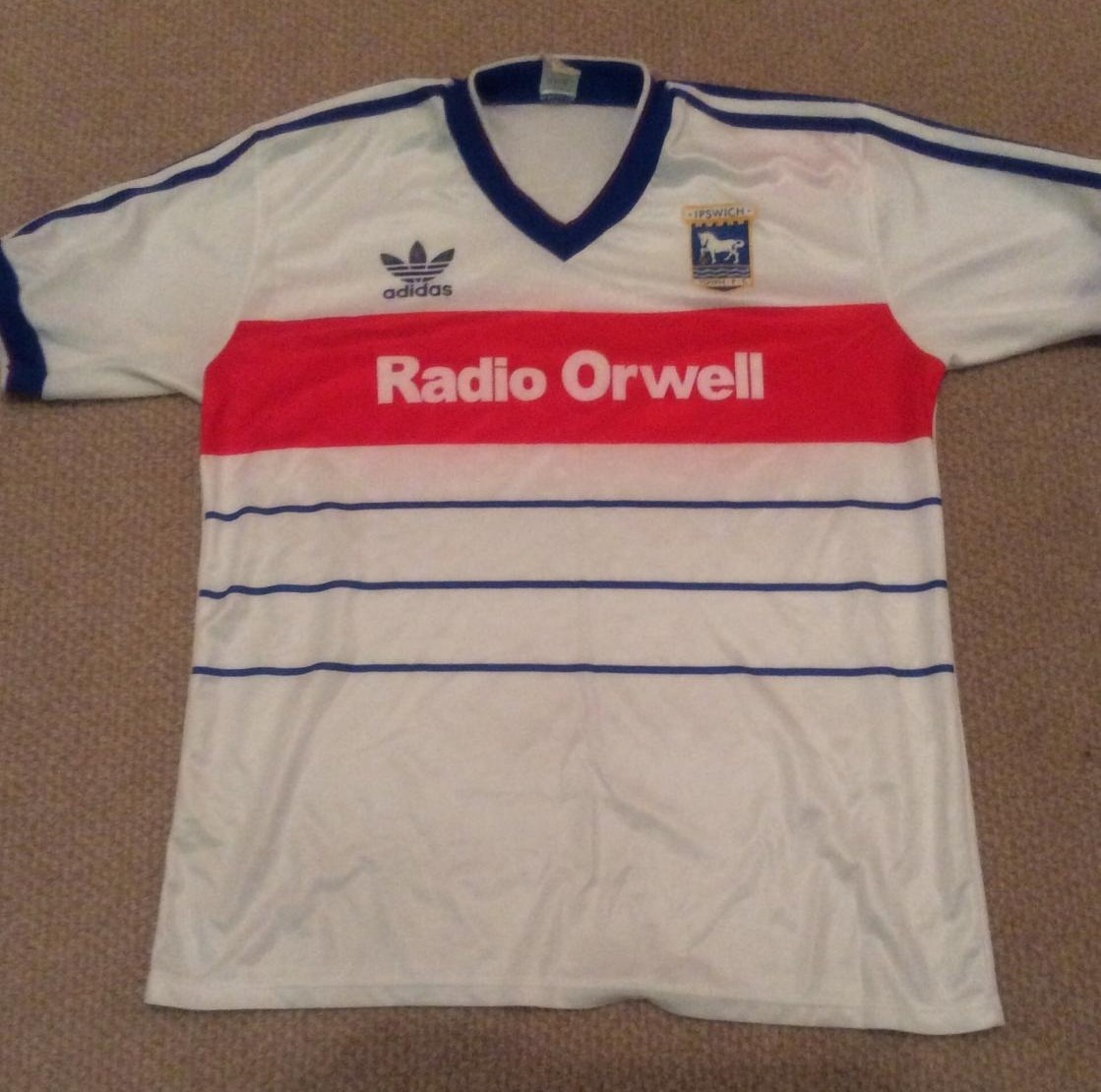 Segunda equipación de Ipswich Town 85-86 (Carry-over)