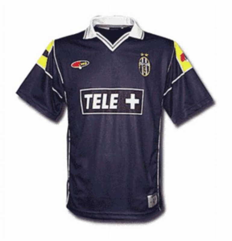Tercera equipación de Juventus FC 00-01