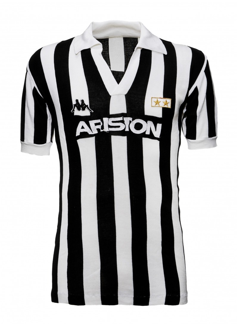 Primera equipación de Juventus FC 85-86