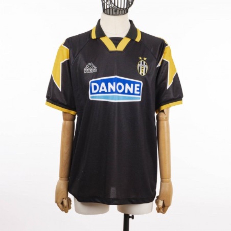 Tercera equipación de Juventus FC 94-95