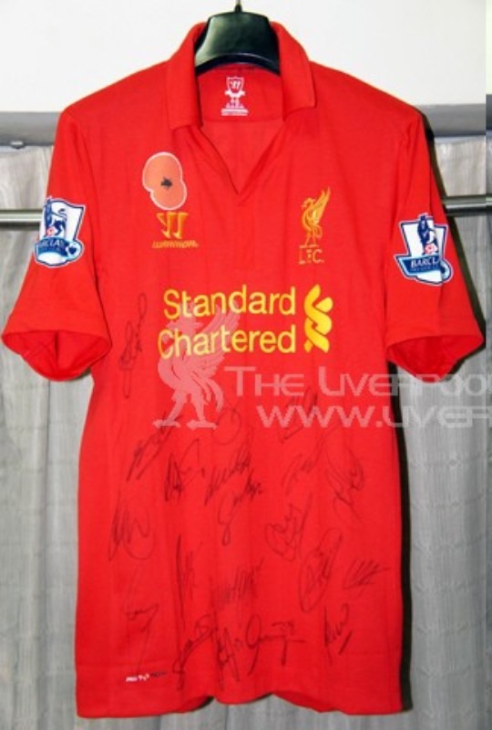 Primera equipación de Liverpool FC 12-13
