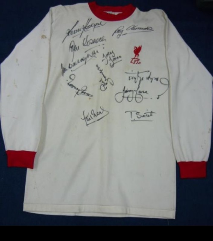 Segunda equipación de Liverpool FC 68-69
