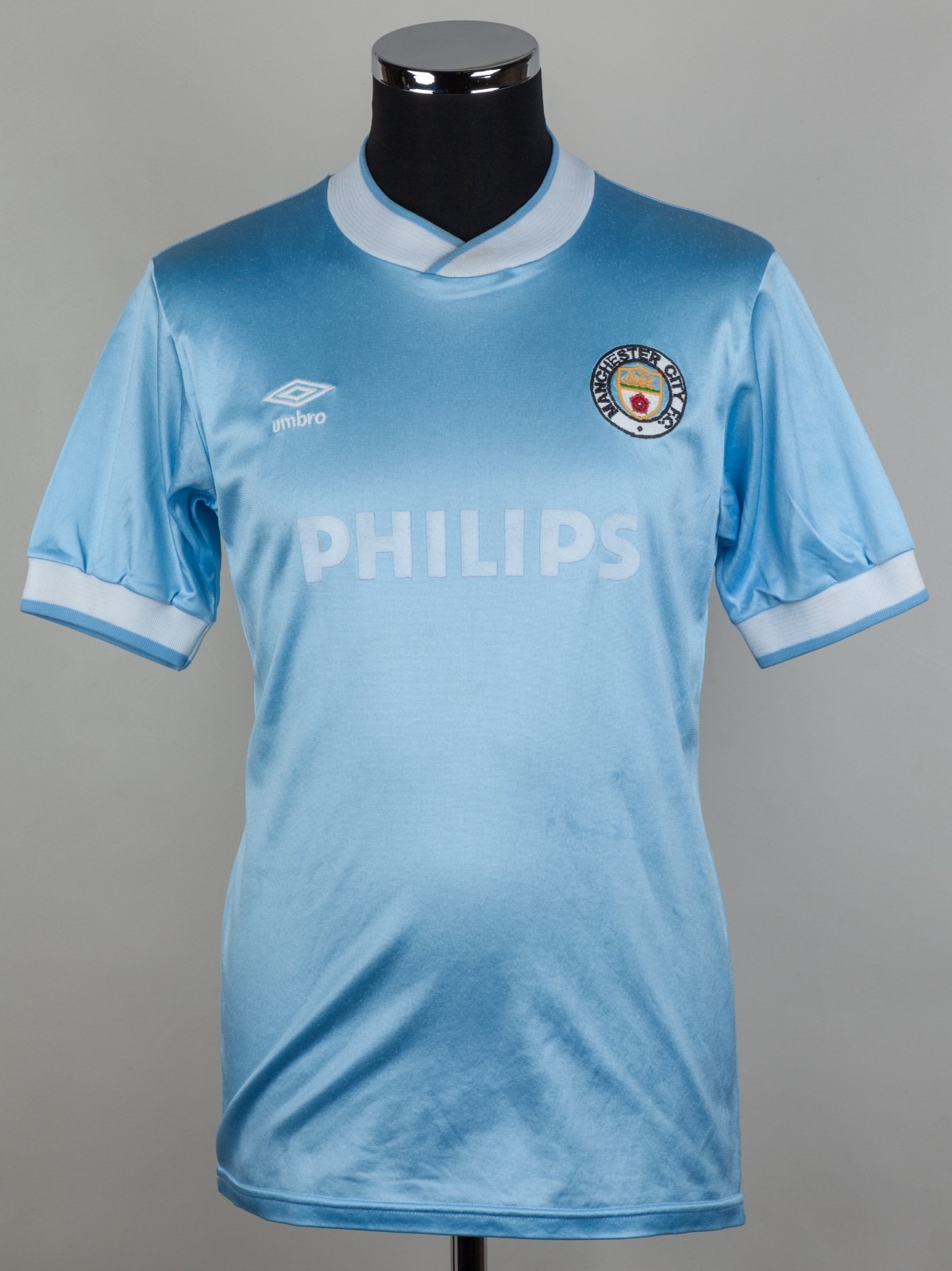 Primera equipación de Manchester City 86-87
