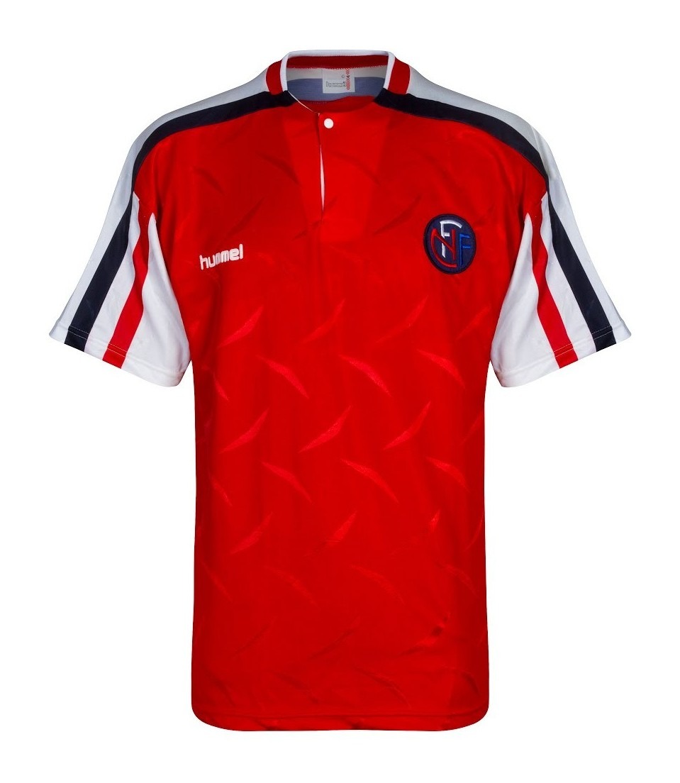 Primera equipación de Norway 1990