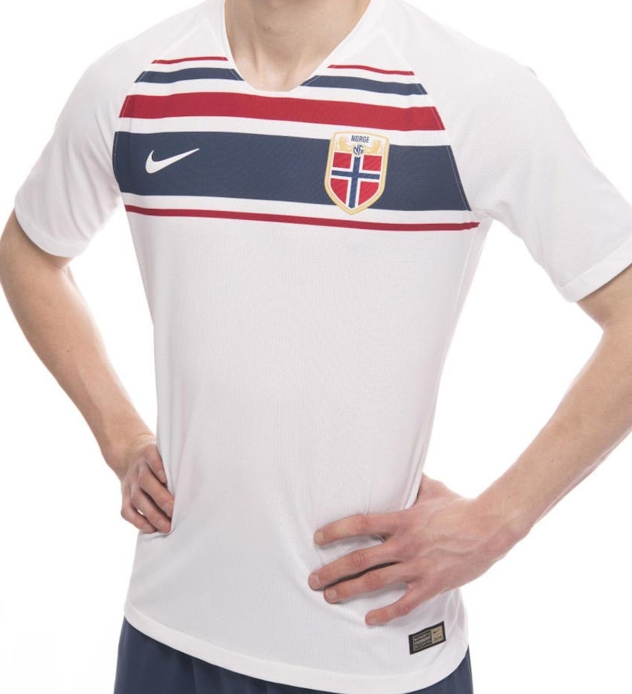 Segunda equipación de Norway 2018