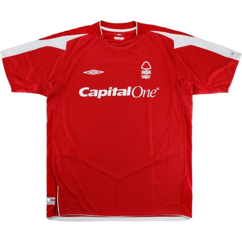 Primera equipación de Nottingham Forest 04-05