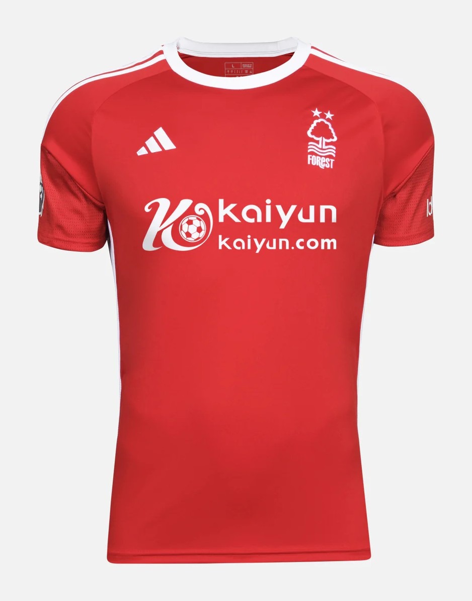 Primera equipación de Nottingham Forest 23-24