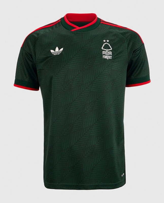 Segunda equipación de Nottingham Forest 26-27