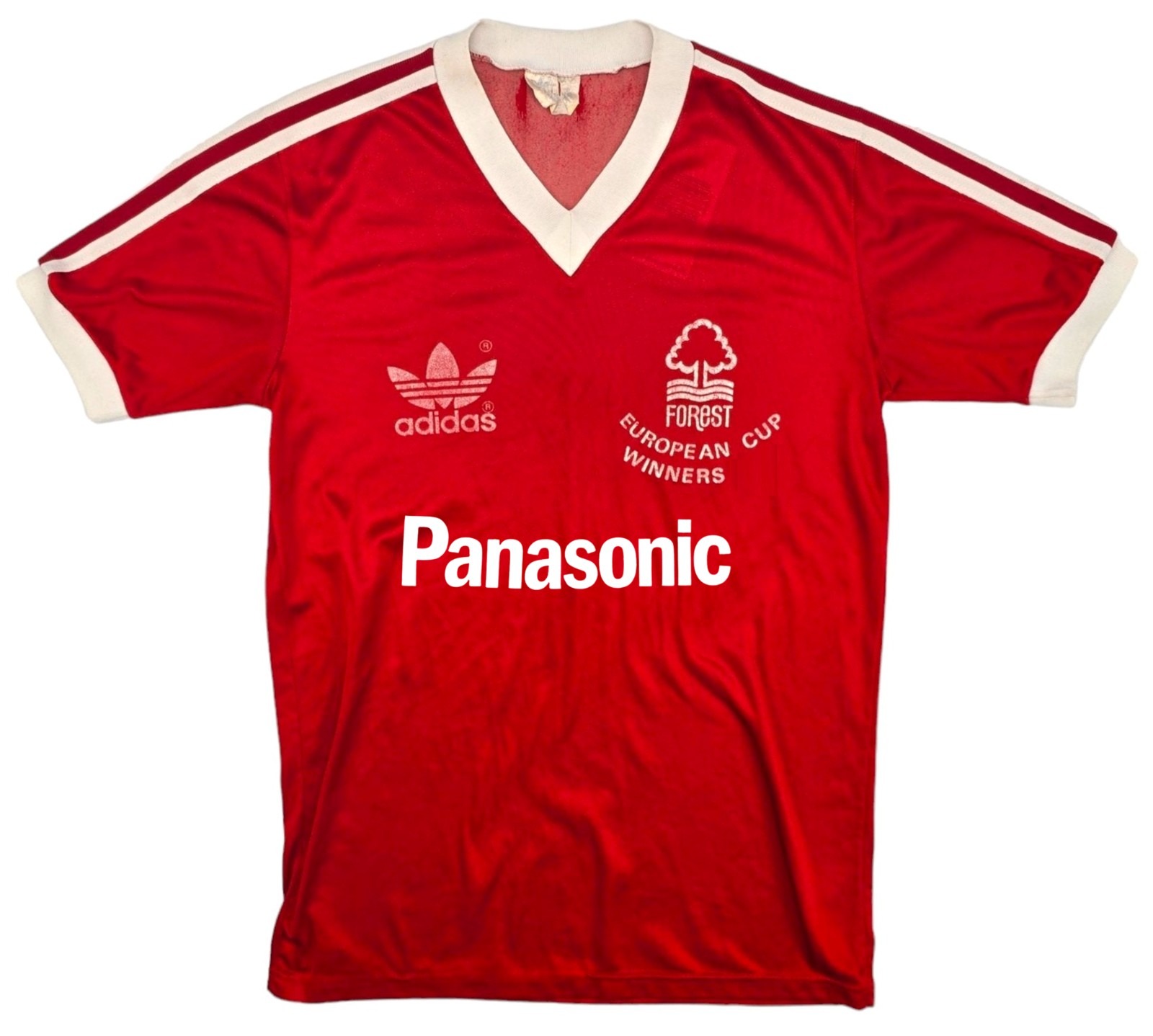 Primera equipación de Nottingham Forest 80-81