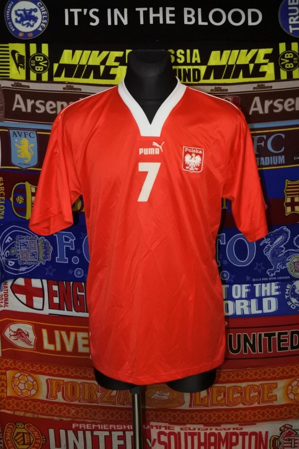 Segunda equipación de Poland 2001
