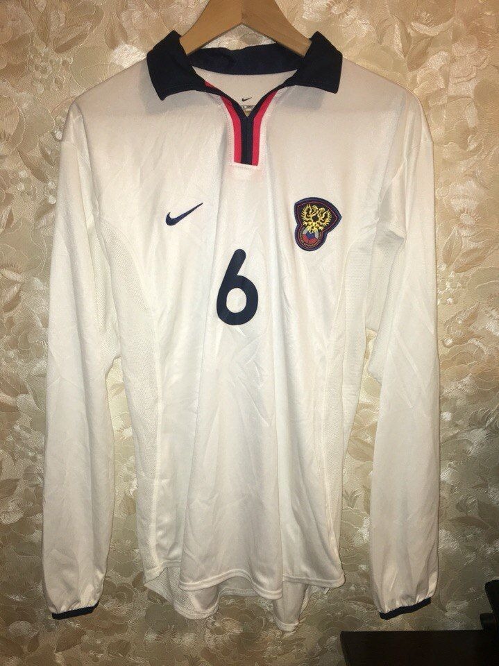 Primera equipación de Rusia 2000