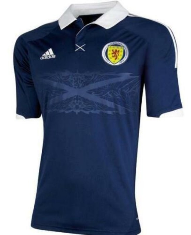 Primera equipación de Scotland 2012