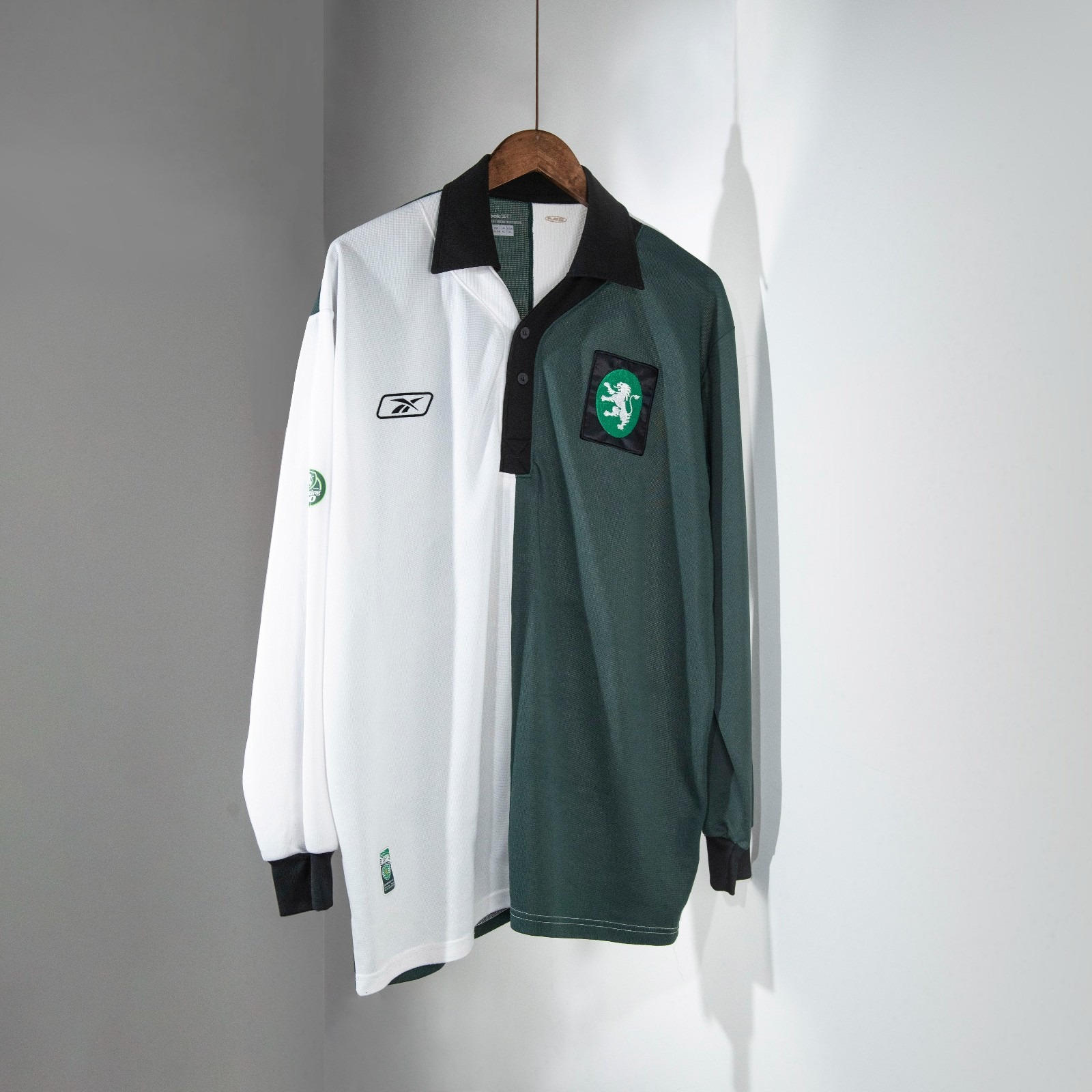 Segunda equipación de Sporting CP 05-06