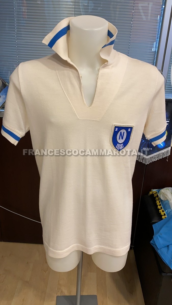 Segunda equipación de SSC Napoli 65-66