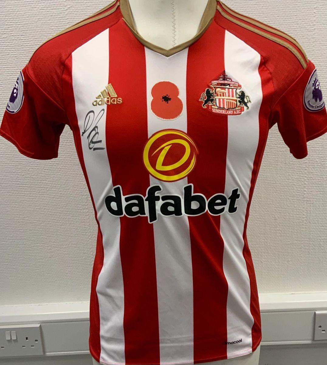 Primera equipación de Sunderland AFC 16-17