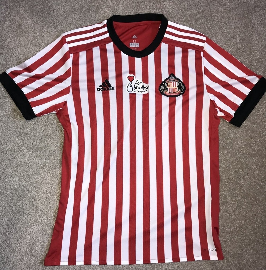 Primera equipación de Sunderland AFC 17-18