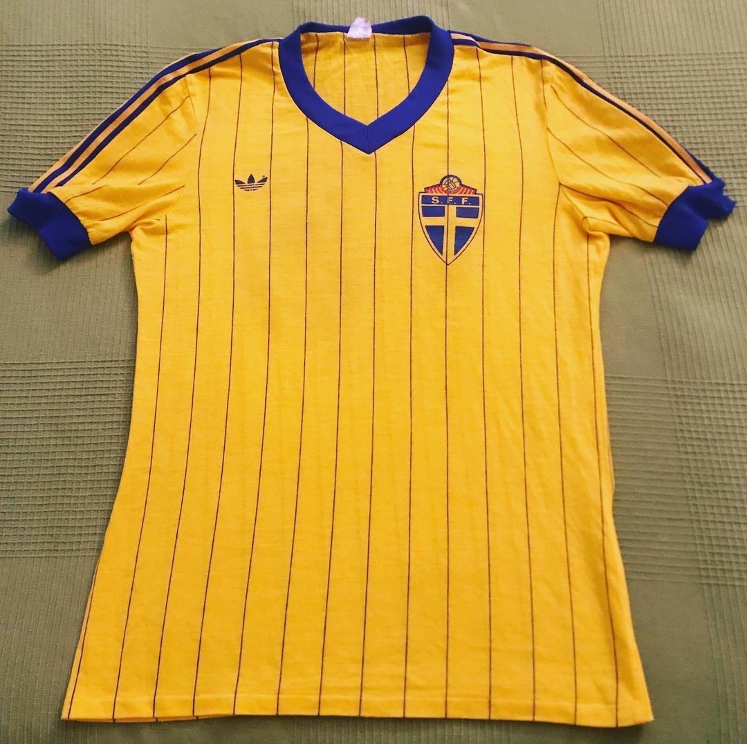 Primera equipación de Sweden 1984