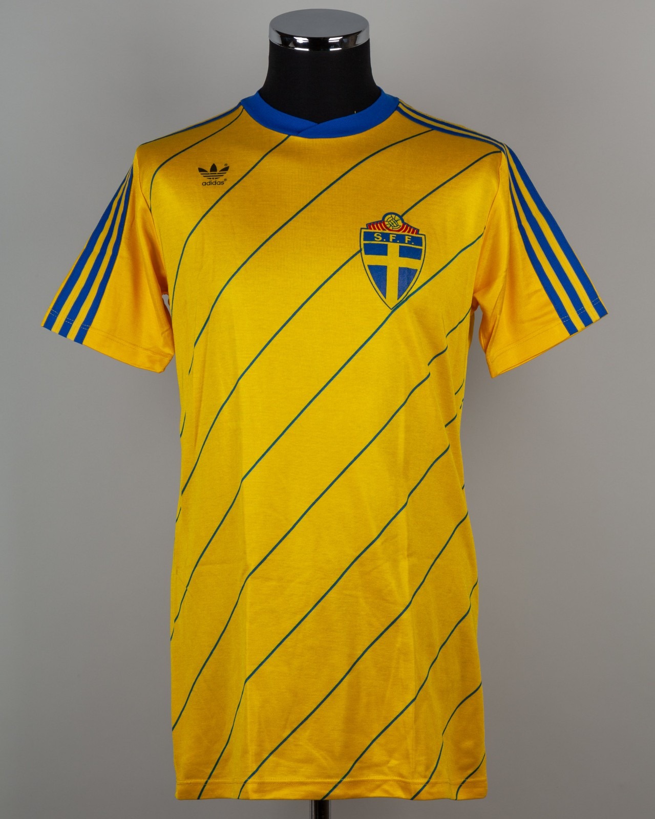 Primera equipación de Sweden 1986