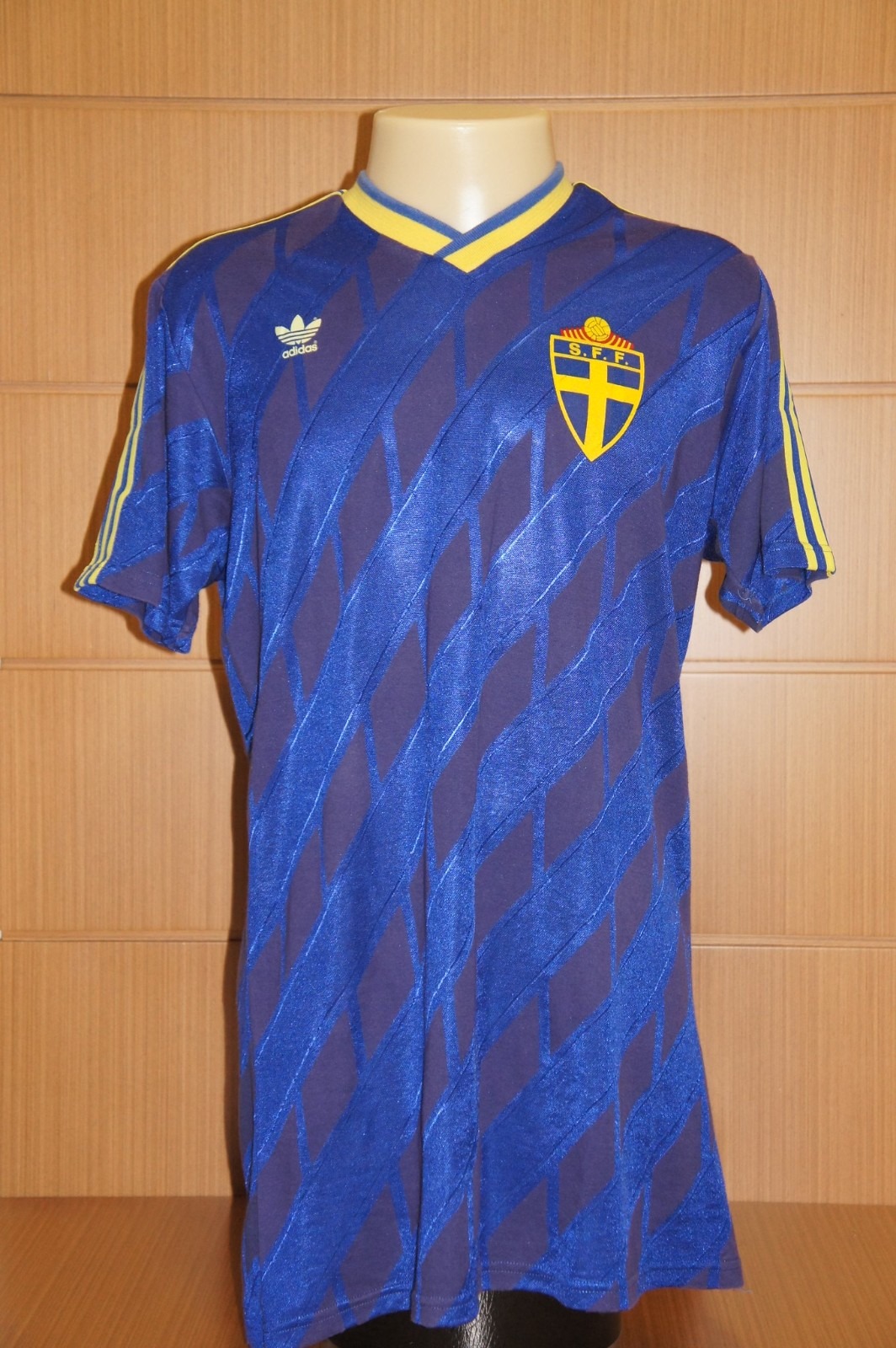 Segunda equipación de Sweden 1990