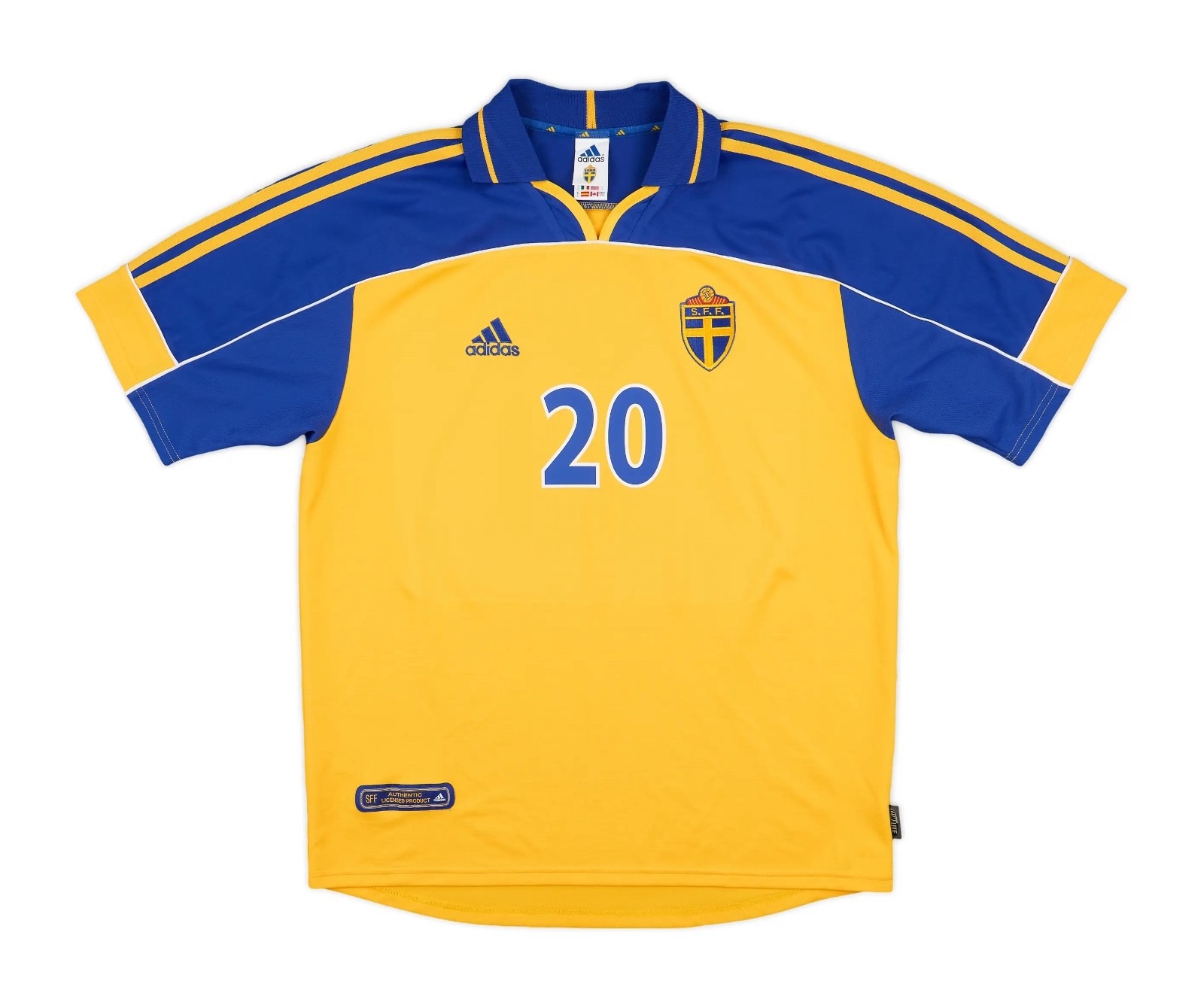 Primera equipación de Sweden 2000