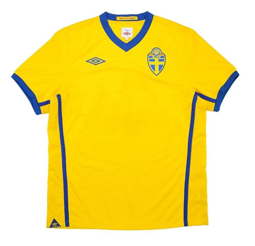 Primera equipación de Sweden 2010