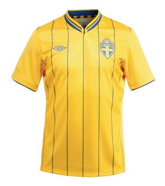 Primera equipación de Sweden 2012
